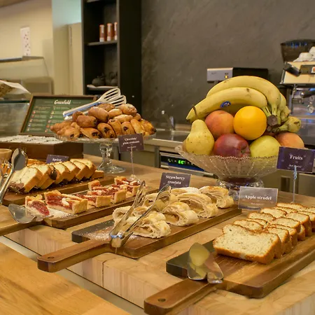 Golden Crown 4* Prague
