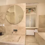Golden Crown Szálloda 4*