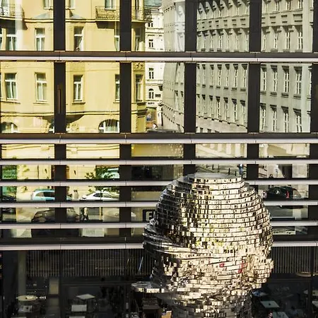 Golden Crown Szálloda