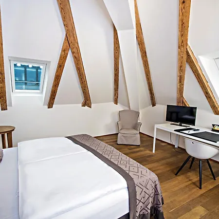 Szálloda Golden Crown 4*