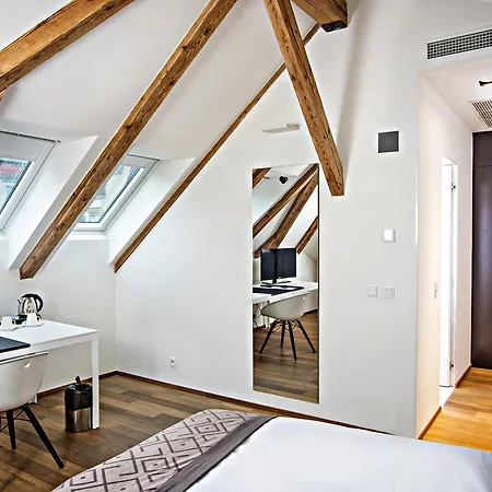Szálloda Golden Crown 4*
