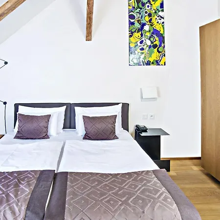 Szálloda Golden Crown 4*