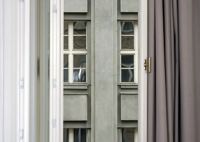Golden Crown Hotel