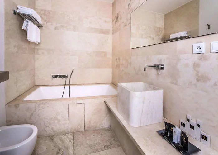 Hotel Golden Crown 4*