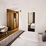 Hotel Golden Crown 4*