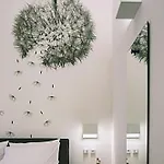 Golden Crown Hotel