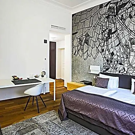 Hotell Golden Crown