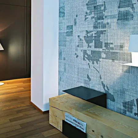 Hotell Golden Crown 4*