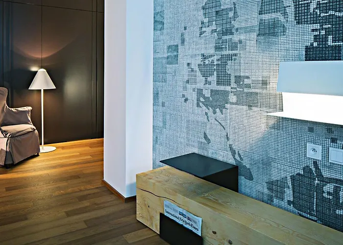 Hotell Golden Crown 4*