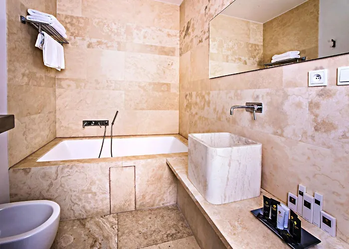 Hotel Golden Crown 4*