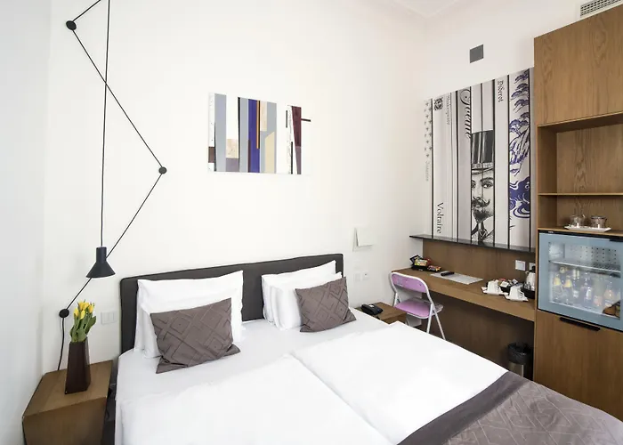 Golden Crown Hotel