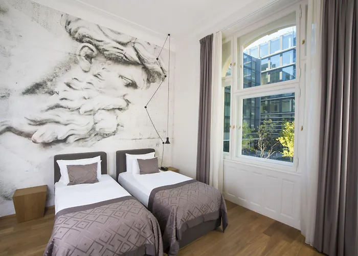 Golden Crown 4* Prague