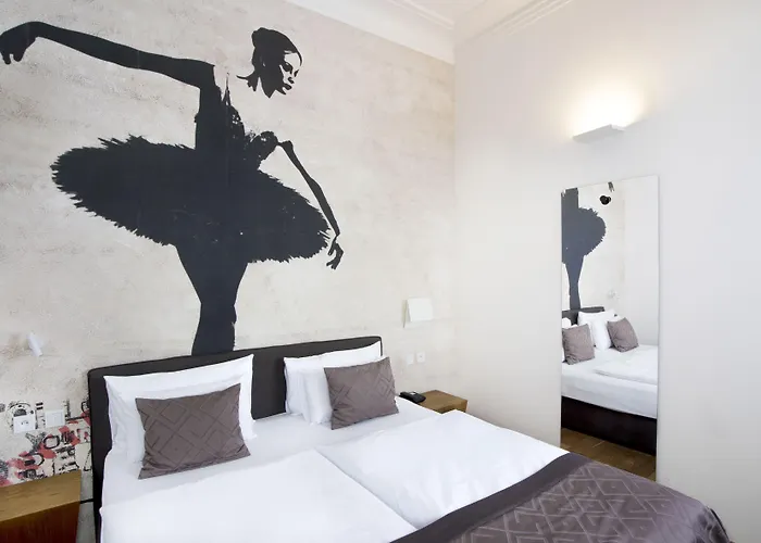 Hotel Golden Crown 4*