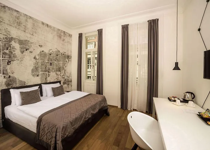 Hotel Golden Crown 4*