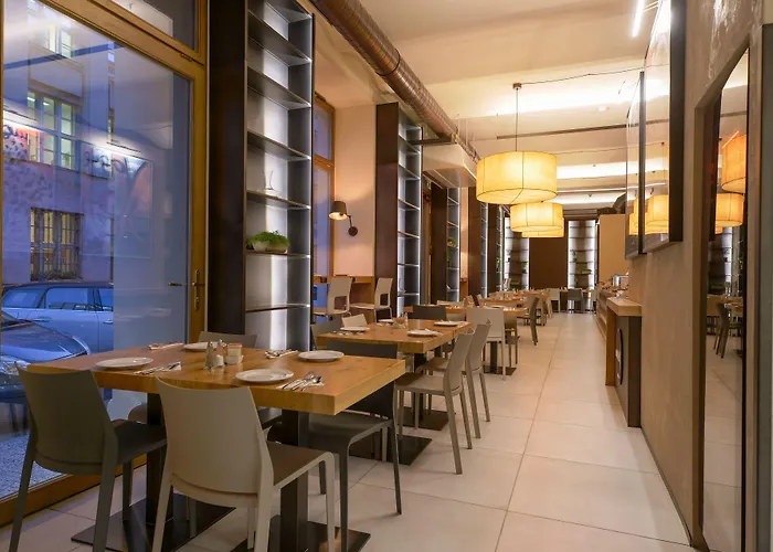 Golden Crown 4*